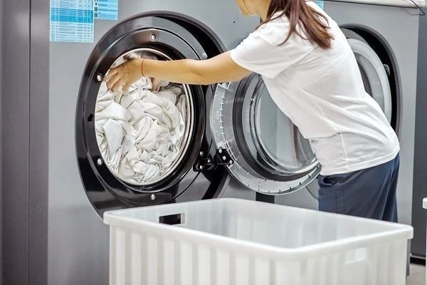 The Role of Commercial Laundry Services in Maintaining Hygiene