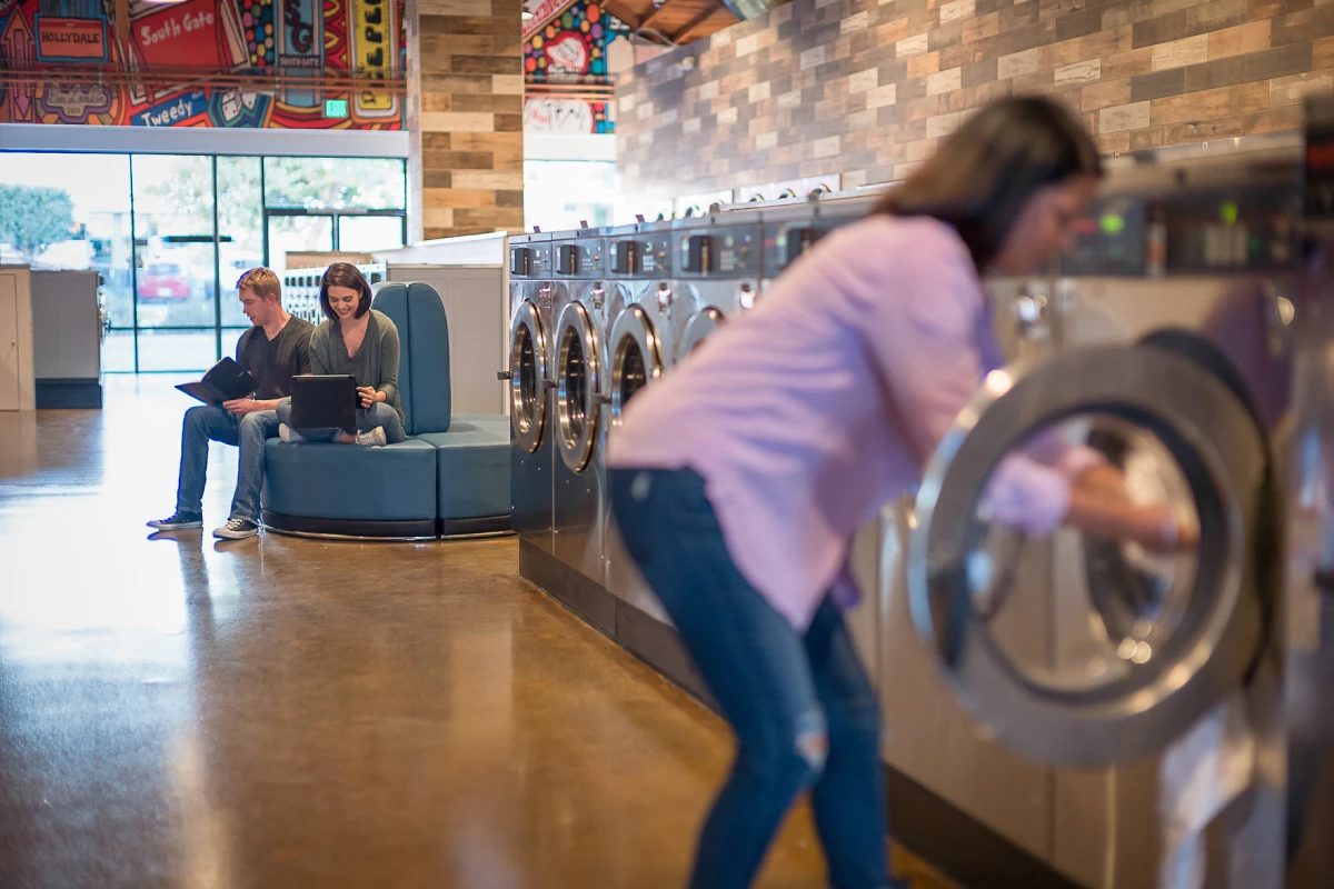 Chicago Laundromat Myths: What a Real Laundromat in Chicago Actually Delivers